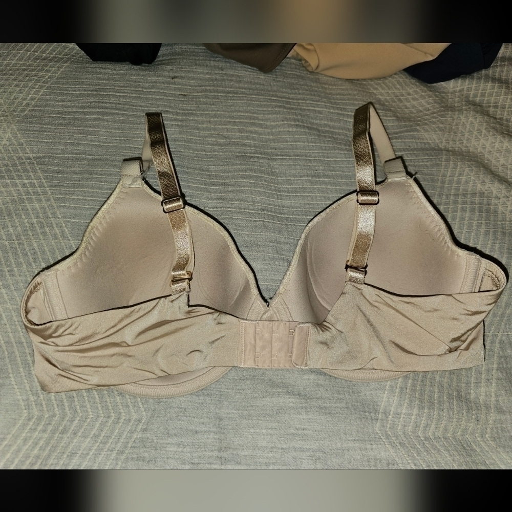 Natori comfort conform bra. 38C - Picture 2 of 3